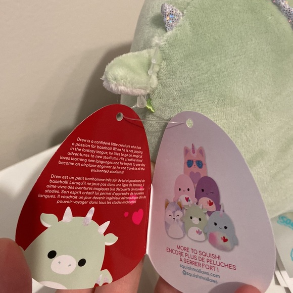 Drew squishmallow valentines dragon with hearts Brand New - Picture 4 of 5
